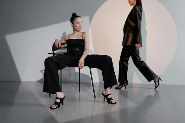 Amp Up Your Style: The Ultimate Guide to Wearing a Fedora in the UK with Elegance and Ease